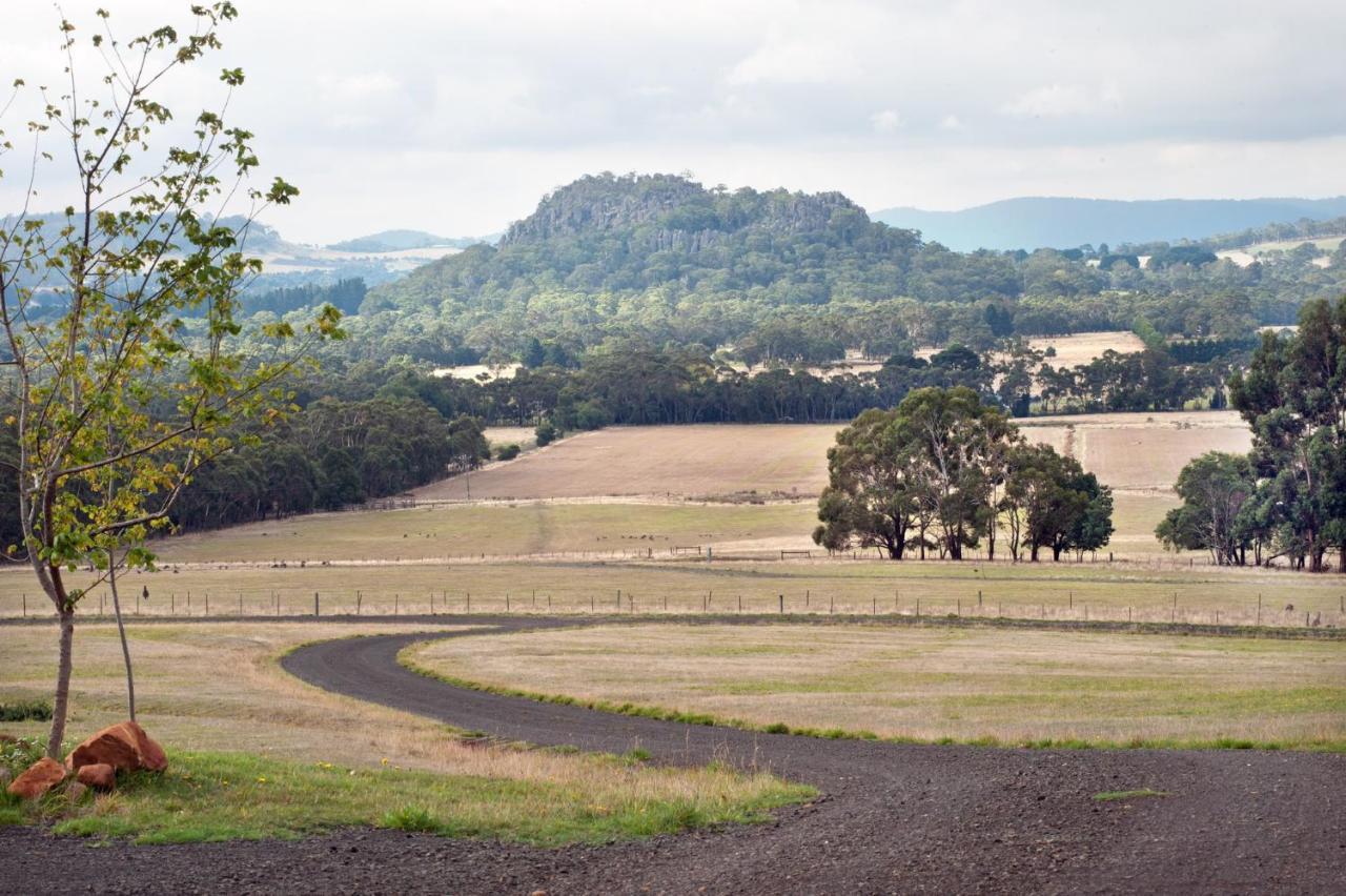 Hanging Rock Views Woodend Luaran gambar