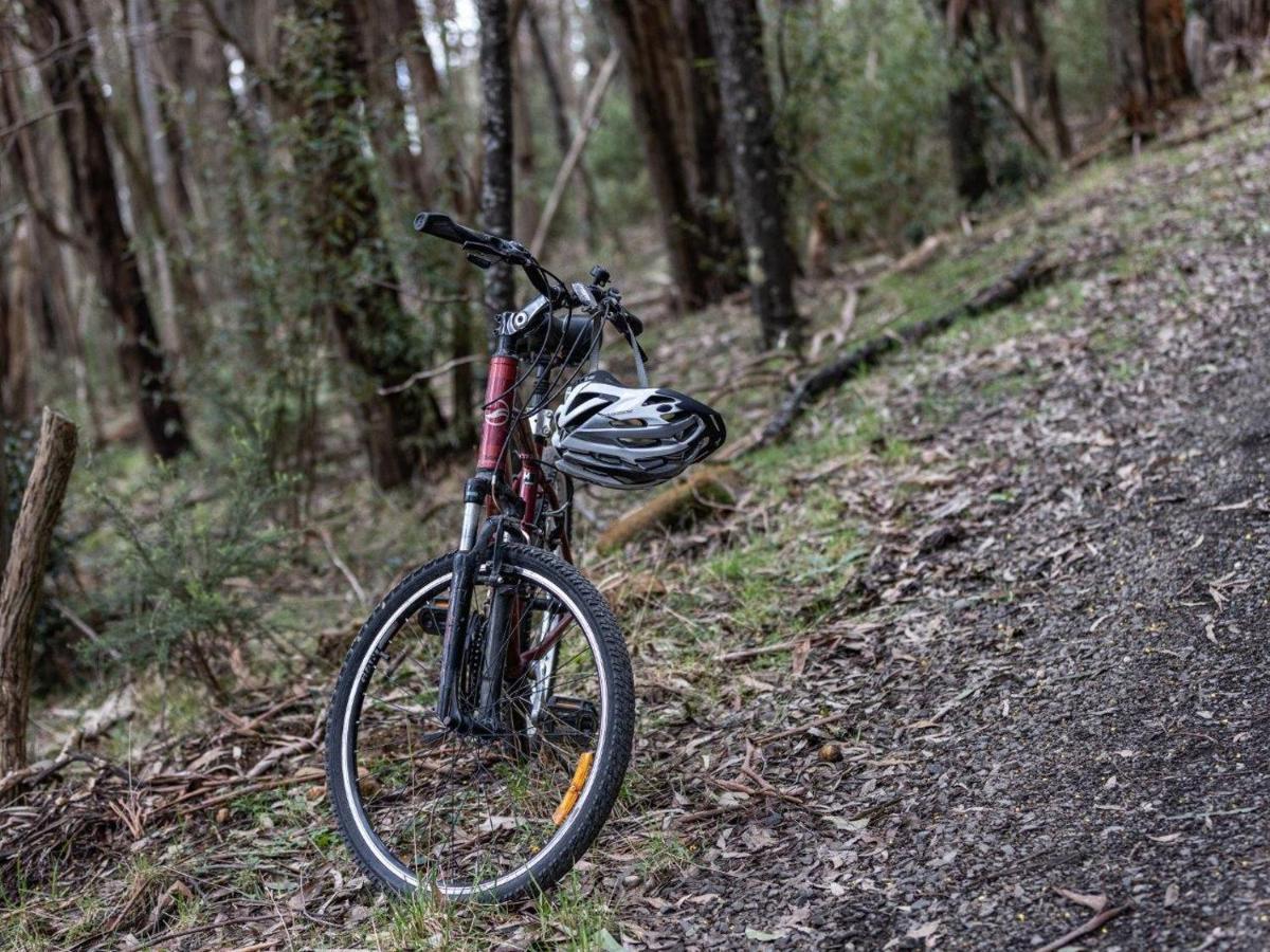 Hanging Rock Views Woodend Luaran gambar