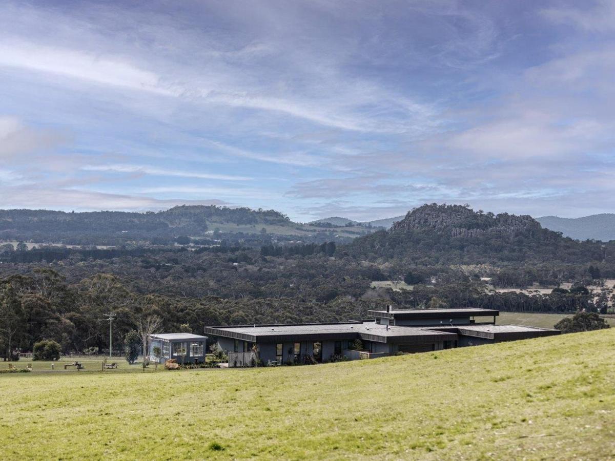 Hanging Rock Views Woodend Luaran gambar