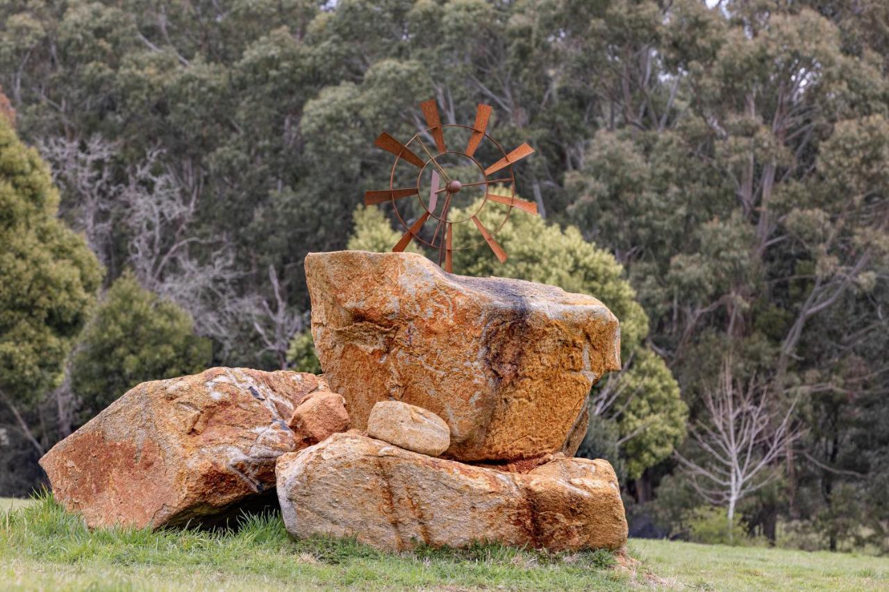 Hanging Rock Views Woodend Luaran gambar